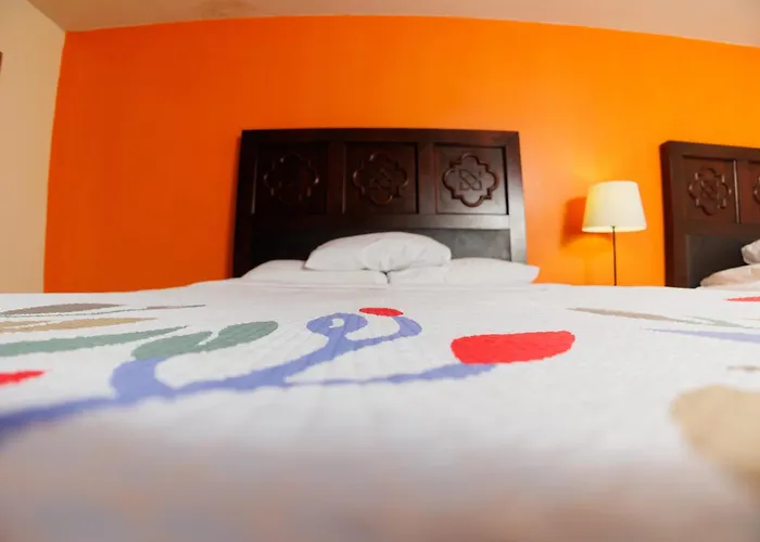 Garnet Inn & Suites, Orlando